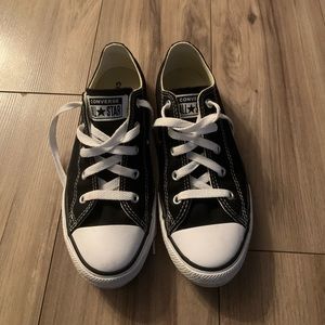 Black converse size 5W